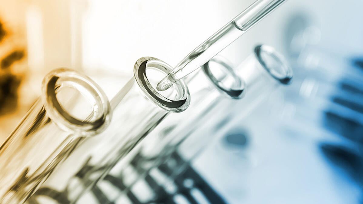 Reagenzgl&auml;ser im Labor